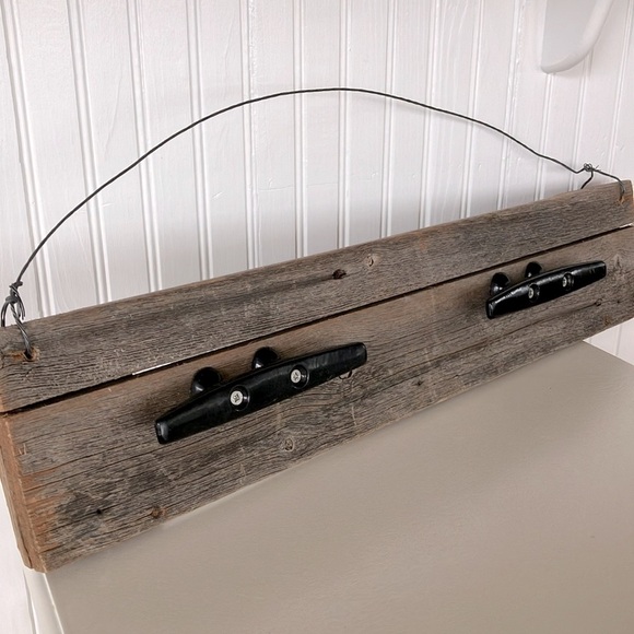 Rustic Farmhouse Natural Wood Board With Cast Iron Hooks Ready To Hang - Picture 2 of 13
